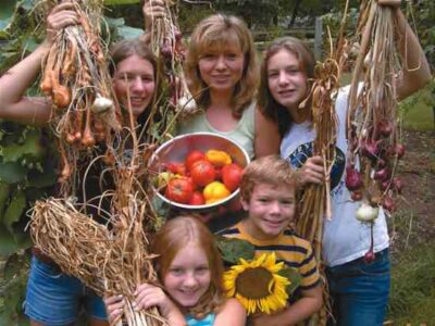 Gardening With Kids Image